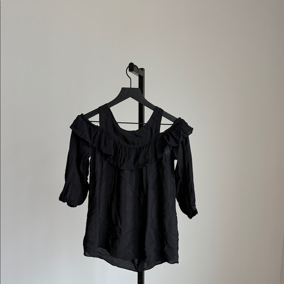 Maeve Tops - Maeve by Anthropologie black off the shoulder flowy top size 2